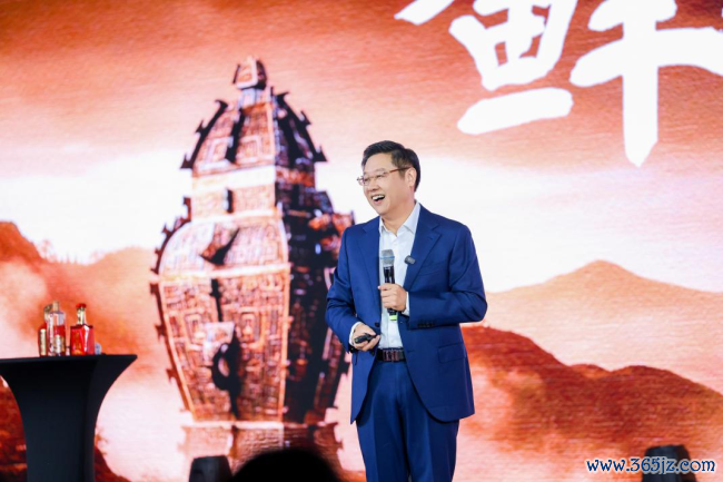 215万东说念主不雅看!吴向东直播共享“鲜为东说念主知”的湖湘文化