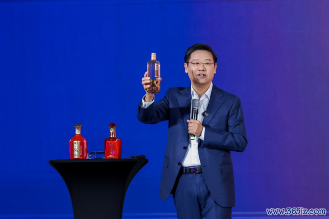 215万东说念主不雅看!吴向东直播共享“鲜为东说念主知”的湖湘文化